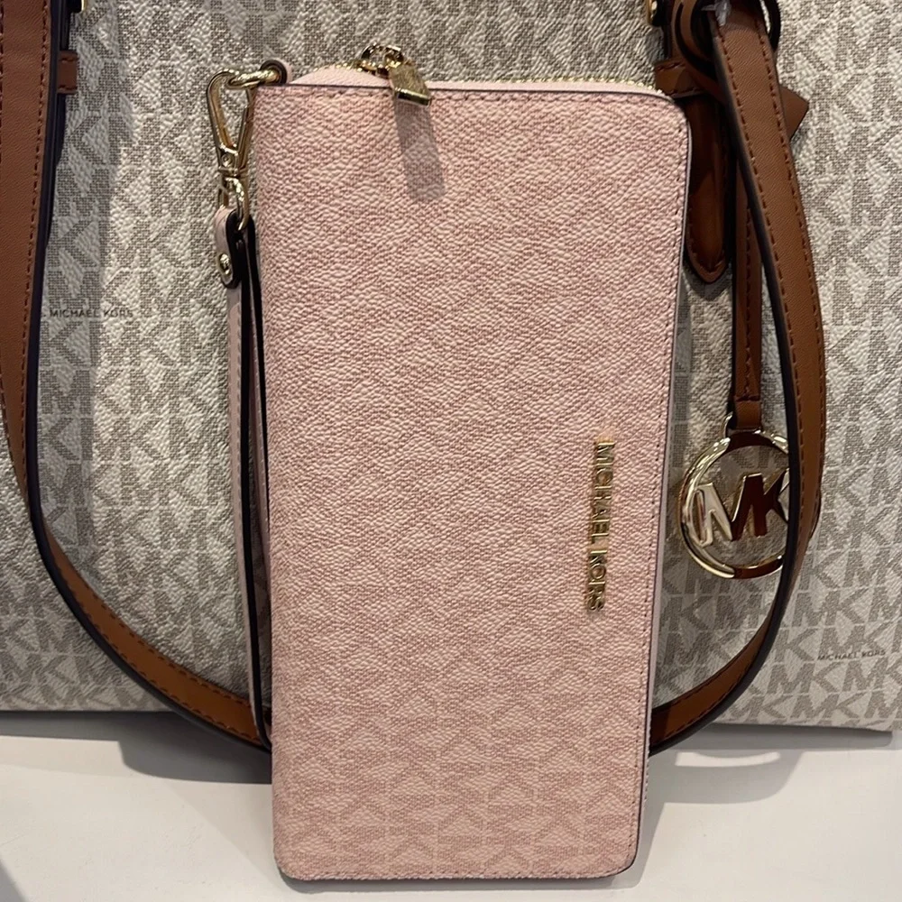 MICHAEL KORS Jet Set Travel Lg Signature Logo Continental Wristlet POWDER BLUSH